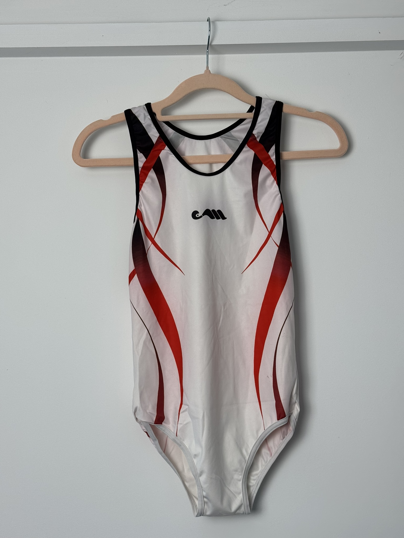 leotard Moreau GAM blanc &amp; rouge, vue de face, 14A